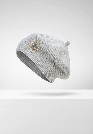 Szary beret z koralikami