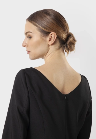 Czarna trapezowa sukienka