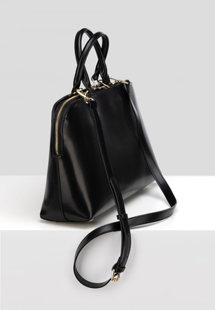 Gładka skórzana torebka w kolorze czarnym