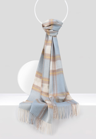 Wełniany szal w kratę