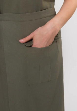 Sukienka w oliwkowym kolorze z wiskoza i lnem