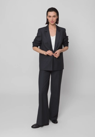 Długi żakiet w prążek na jeden guzik