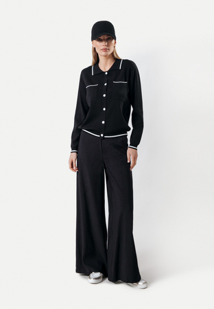 Czarny dzianinowy kardigan z ozdobną lamówką