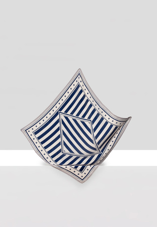 Jedwabna apaszka w paski i gwiazdki