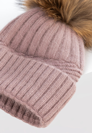 Różowa czapka z naturalnym pomponem