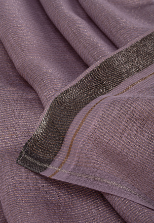 Fioletowy szal ze złotą nitką