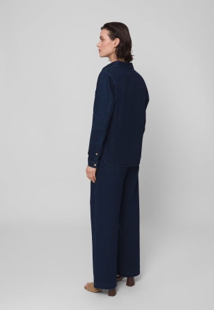 Granatowe jeansowe spodnie w gumkę z szeroką nogawką