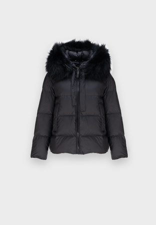 Czarna puchowa kurtka z naturalnym wypełnieniem