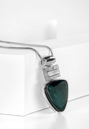 Naszyjnik z zawieszką z naturalnej muszli