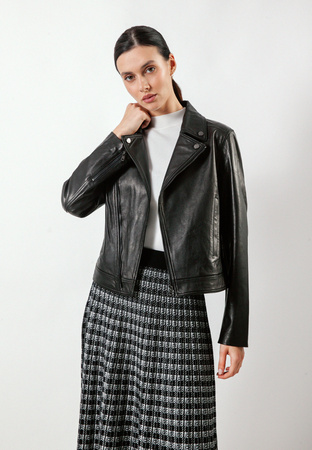 Czarna skórzana ramoneska