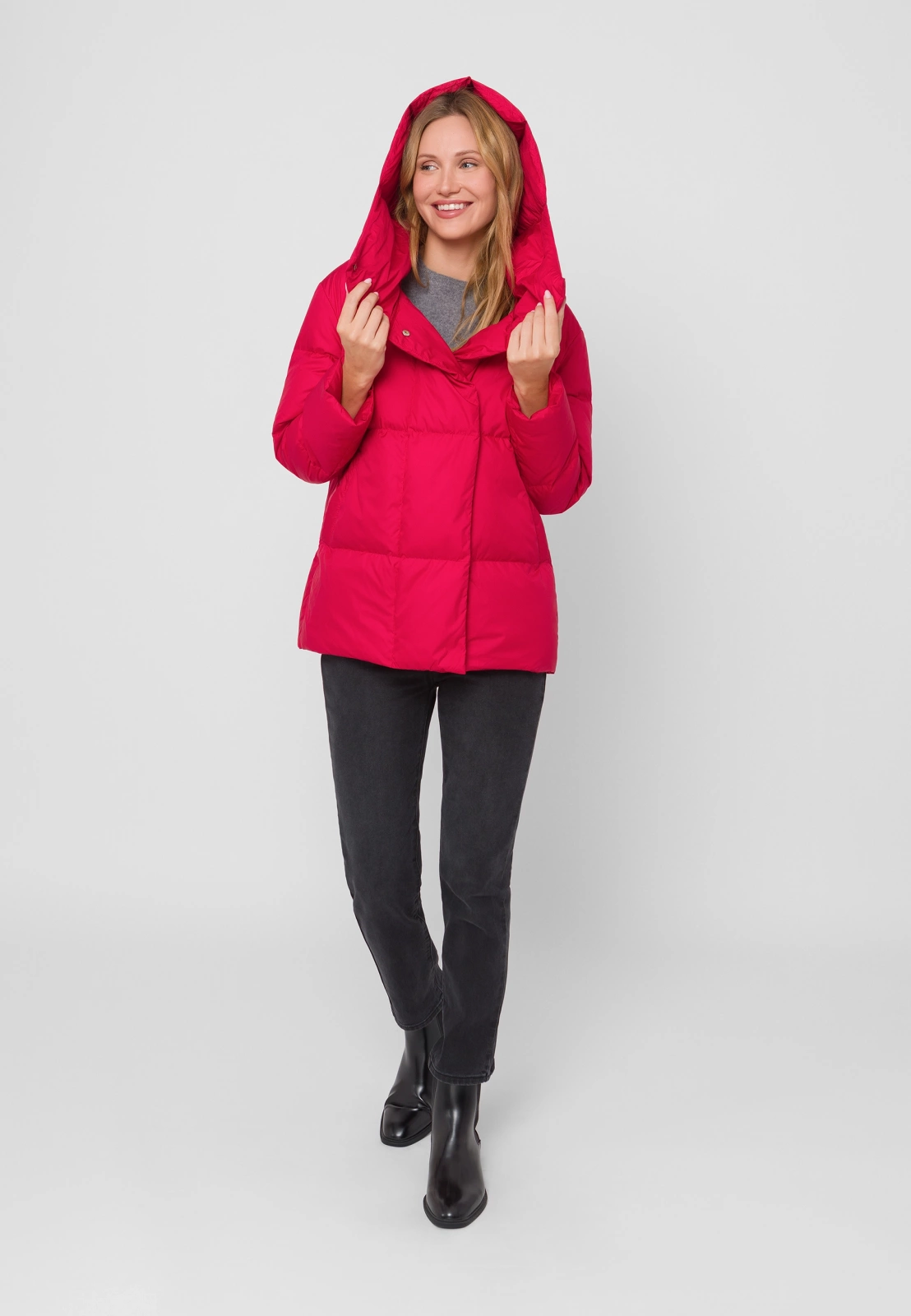 Czerwona pikowana kurtka z kapturem