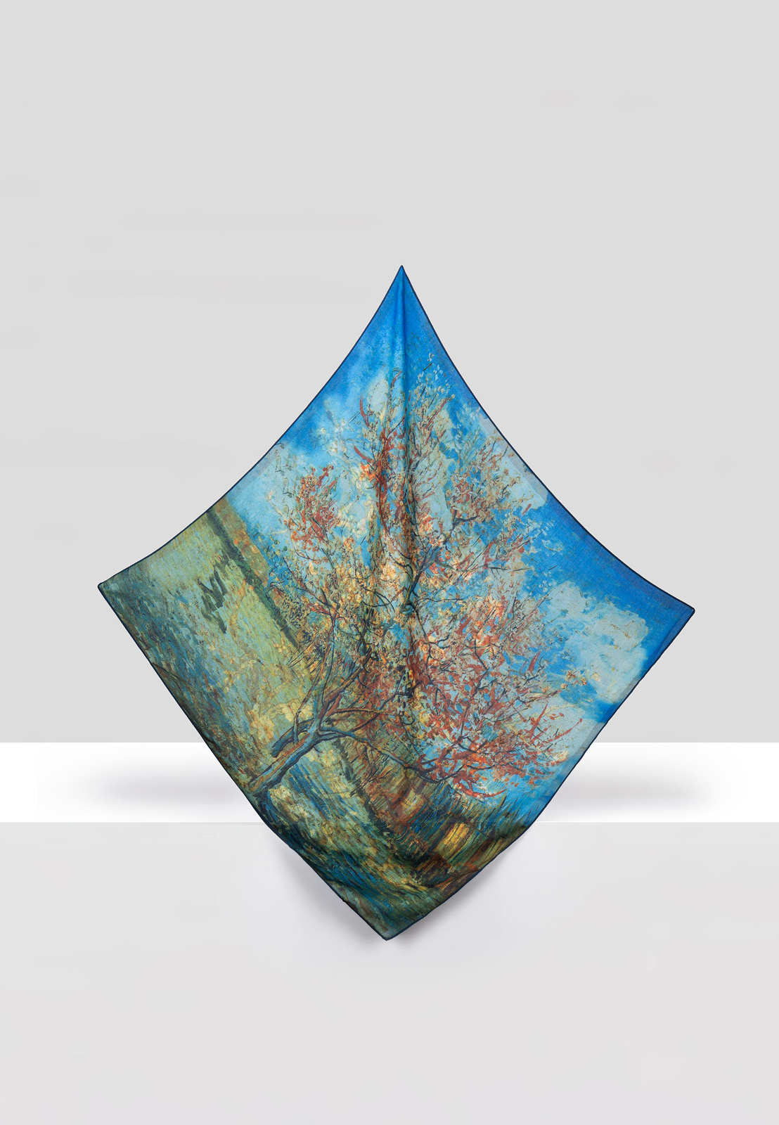 Wiskozowa dwustronna apaszka z motywem drzewa