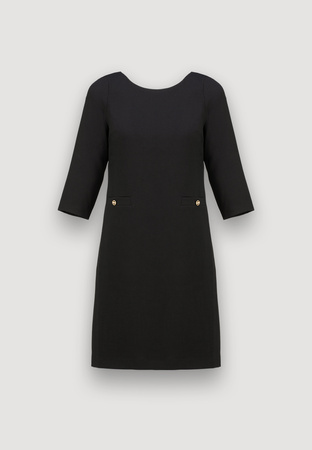 Czarna prosta sukienka z biżuteryjnymi guzikami