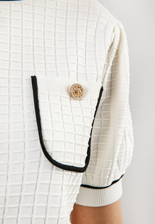 Dzianinowa bluzka ze złotymi guzikami