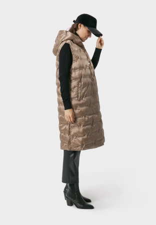 Długa pikowana kamizelka w kolorze beżowym