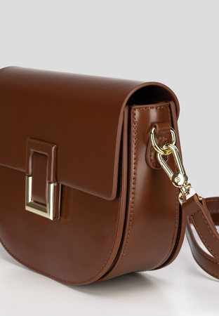 Brązowa skórzana torebka w kształcie półksiężyca