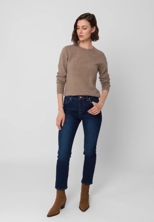 Wełniany sweter w kolorze beżowym