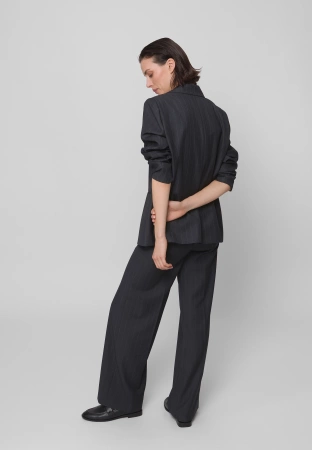 Długi żakiet w prążek na jeden guzik