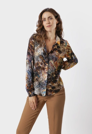 Koszulowa bluzka z wiskozy w oryginalny wzór