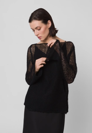 Lekki ażurowy sweter w kolorze czarnym