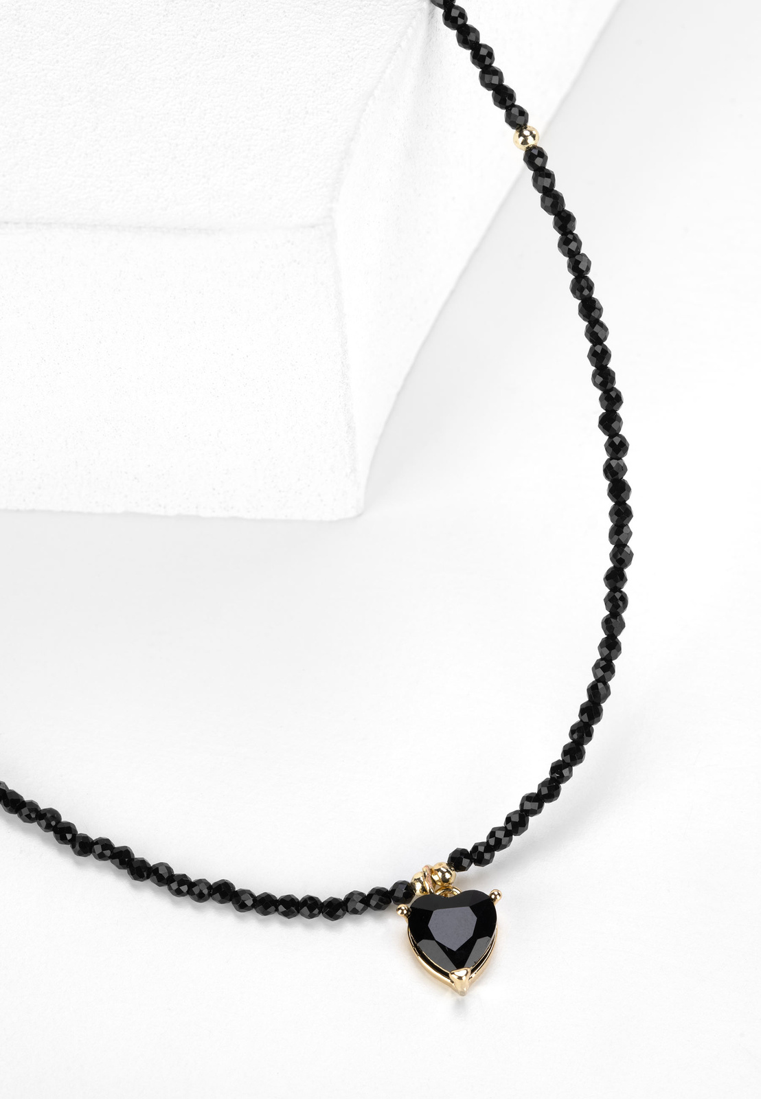 Delikatny naszyjnik z koralików