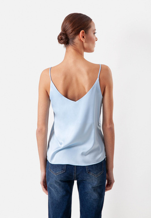 Błękitny satynowy top na cienkich ramiączkach