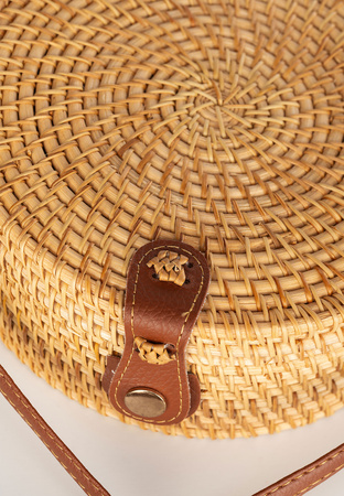 Okrągła rattanowa torebka