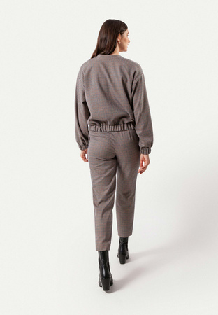 Beżowa bomberka w kratę