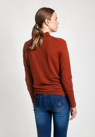 Brązowy półgolf z długim rękawem