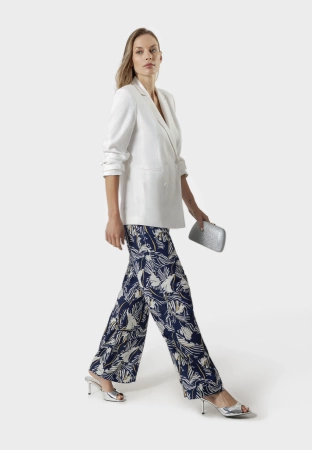 Wiskozowe spodnie w granatowo-biały wzór