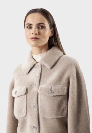 Krótkie beżowe futerko 100% wełna