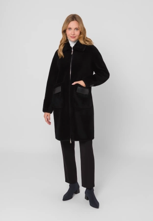 Wełniane futro ze skórzanymi elementami