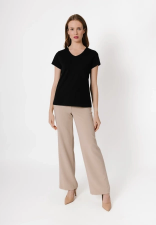 Czarny bawełniany t-shirt w serek