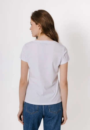 Biały t-shirt z ważką z koralików