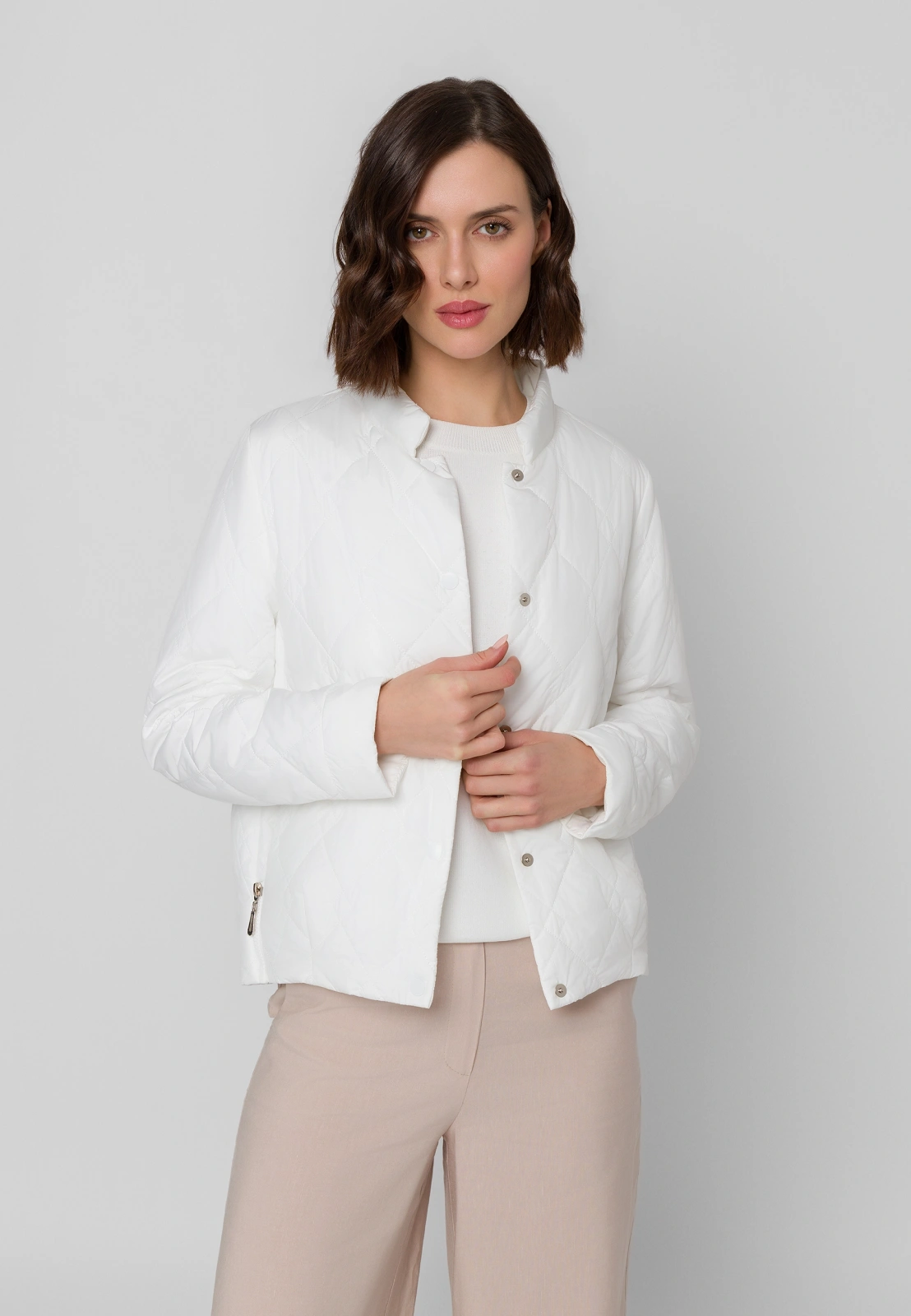 Biała pikowana kurtka