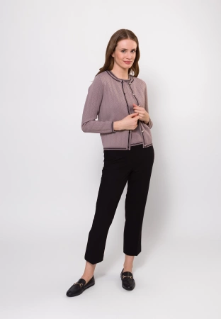 Ażurowy kardigan z ozdobnymi guzikami w brązowym kolorze