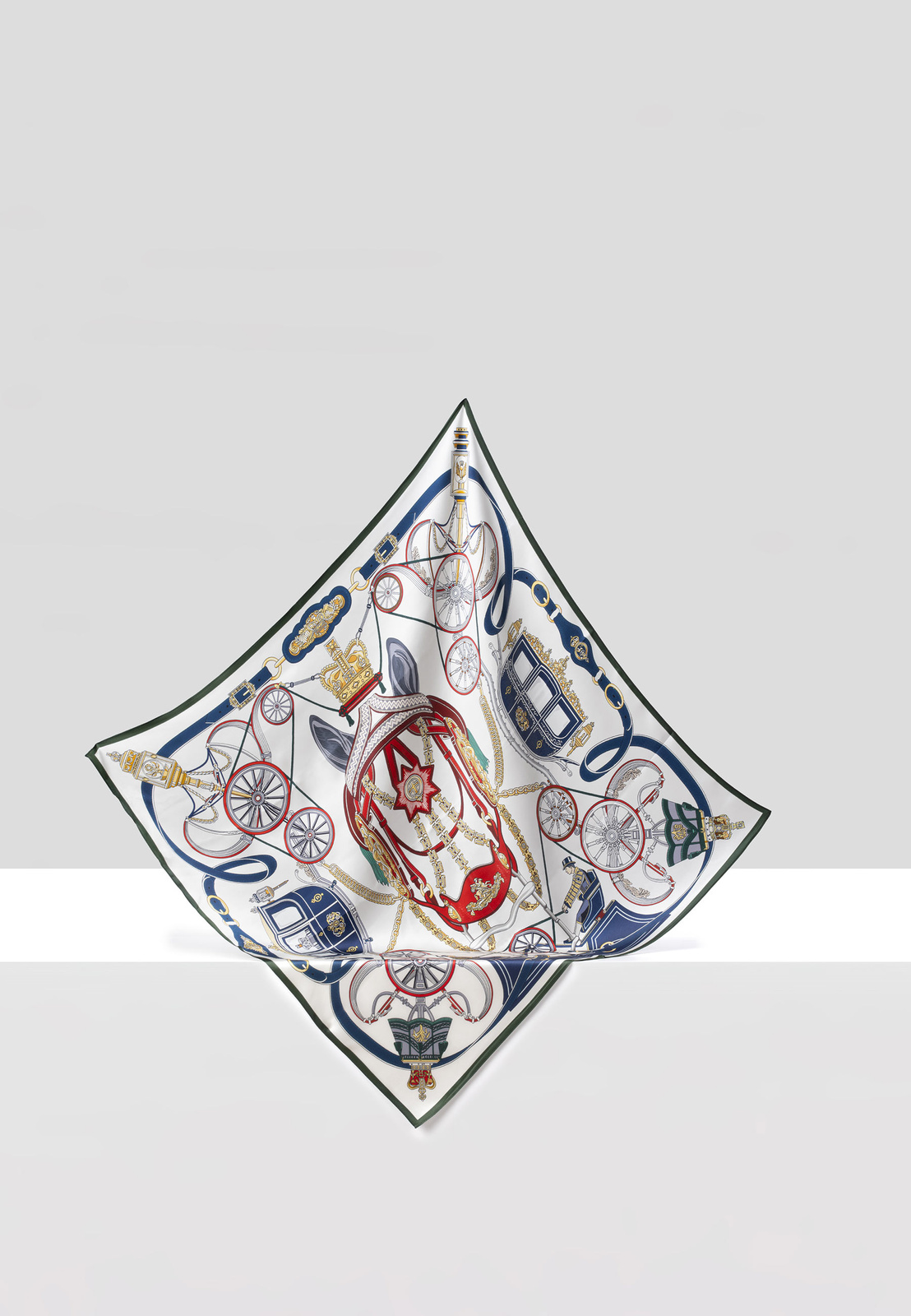 Jedwabna apaszka  w oryginalny wzór