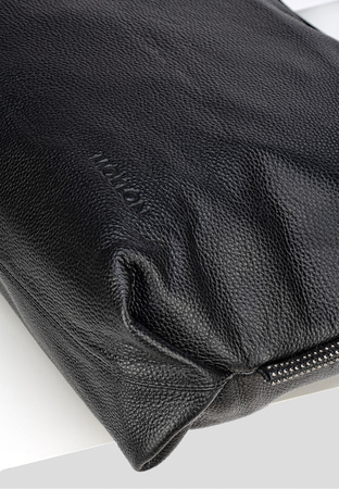 Duża czarna torebka z ozdobnym paskiem