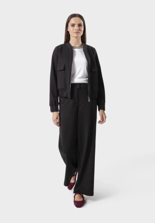 Czarne spodnie z szeroką nogawką z bawełną