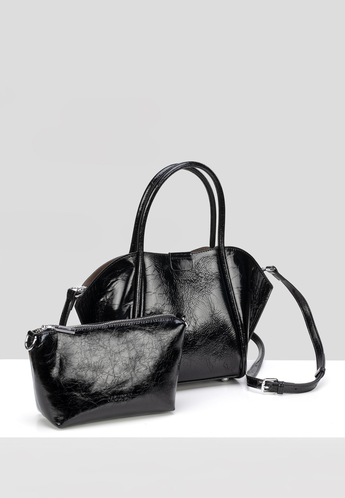 Czarna lakierowana torebka z saszetką