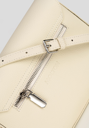 Ecru torebka z białymi przeszyciami