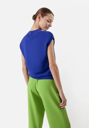 Granatowa bluzka z prążkowanej dzianiny