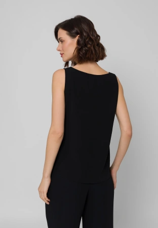 Czarna bluzka na szerokich ramiączkach