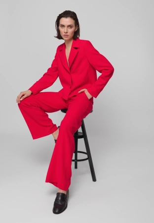 Czerwony pudełkowy żakiet