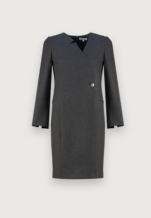 Biurowa sukienka w prążki z błyszczącą nitką