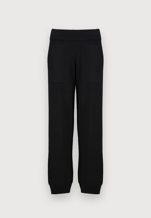 Czarne dzianinowe joggery z dużymi kieszeniami