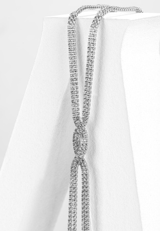 Naszyjnik wysadzany cyrkoniami