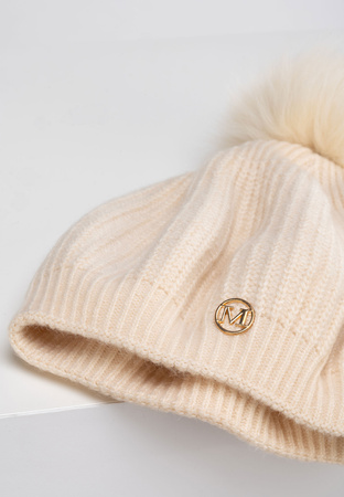 Ecru beret z naturalnym pomponem