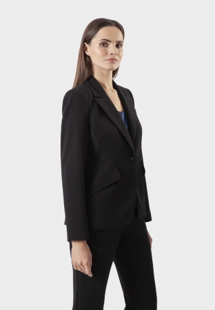Czarny taliowany żakiet z patkami