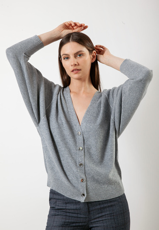Szary zapinany kardigan